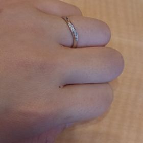 【銀座ダイヤモンドシライシの口コミ】 最初にパンフレットを見て一番気に入ったのがこの指輪のシリーズでした。…
