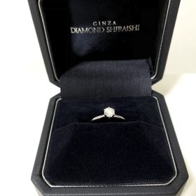 【銀座ダイヤモンドシライシの口コミ】 クオリティと価格のバランスが良かったこと。

シンプルなラインの一粒ダ…