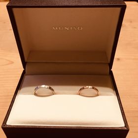 【MUNISO(ムニソー)】の口コミ 彼はプラチナ、私はゴールドがいいなぁと探していました。デザインもシンプ...