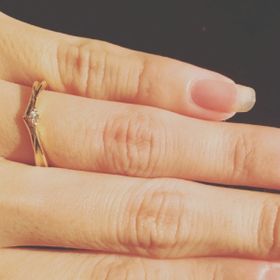 【ケイウノ ブライダル(K.UNO BRIDAL)の口コミ】 ディズニーシリーズのリングの中で特に可愛らしいと感じたリングです。造…