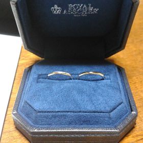 【ROYAL ASSCHER(ロイヤル・アッシャー)の口コミ】 婚約指輪をロイヤルアッシャーにしたため、結婚指輪も同じブランドにしま…