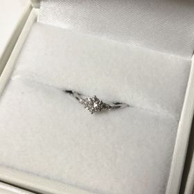 【ジュエリーソネット】の口コミ 婚約指輪は夫に任せて、購入してもらったのがこちらの指輪でした。自分では...
