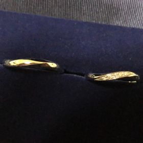 【銀座ダイヤモンドシライシの口コミ】 手の形（小指と薬指の間がすごく下がっている）からウェーブの指輪をオス…