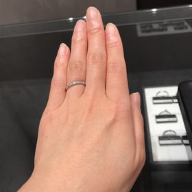 【ラザール ダイヤモンド(LAZARE DIAMOND)の口コミ】 小さいダイヤモンドが沢山入っており、キラキラしてとても可愛かった。小…