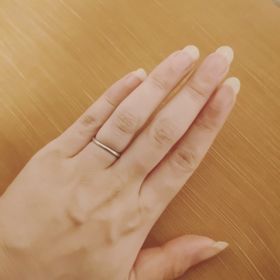 【I's stone(アイズストーン)の口コミ】 シンプルで繊細なデザインで、かつただのわっかではないニュアンスのある…