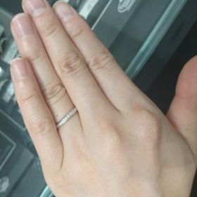 【エクセルコダイヤモンド(EXELCO DIAMOND)の口コミ】 シンプルなものよりもダイヤモンドがしっかりと付いた存在感のあるリング…