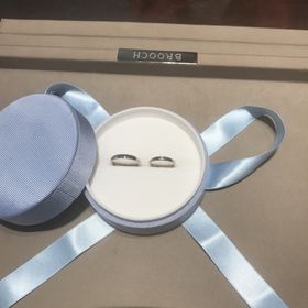 【【閉業】フラー・ジャコー(FURRER-JACOT)の口コミ】 シンプルで飽きのこないデザインが気に入り購入しました。
つけた感じも手…