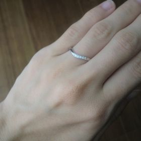 【TASAKI(タサキ)の口コミ】 シンプルなデザイン、且つ、婚約指輪はもらわないので少しでもダイヤが入…