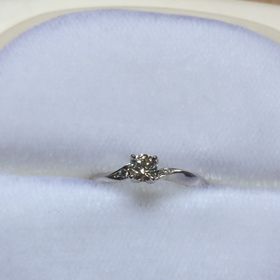 【俄(にわか)の口コミ】 婚約指輪も結婚指輪も【NIWAKA】でと決めていました。
しかし、婚約指輪を…