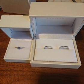 【宝寿堂(ほうじゅどう)の口コミ】 新婦側にメレダイヤをこれでもか！とつけてもとても安価でした。
しかもそ…