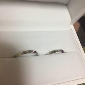 【ギンザタナカブライダル(GINZA TANAKA BRIDAL)の口コミ】 日常でつけるものなので、シンプルなものにしたかったが、石付きのものも…