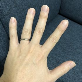 【銀座ダイヤモンドシライシの口コミ】 男性はシンプルなデザインで仕事中もきにならないから良かった。
女性のは…