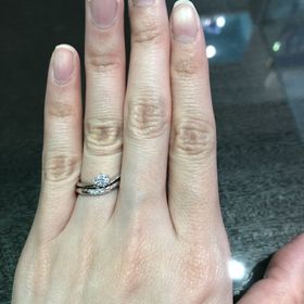 【Disney Cinderella(ディズニー シンデレラ)の口コミ】 エンゲージリングとマリッジリングを重ね付けした時にとても素敵で可愛か…