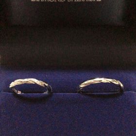 【銀座ダイヤモンドシライシの口コミ】 2店舗回ってあまり気に入ったデザイン等が無く、どうしようかと思い、3店…