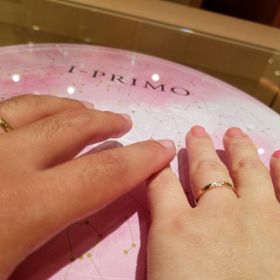 【アイプリモ(I-PRIMO)の口コミ】 色やデザインも良く種類も豊富で試着もいくつかやりましたが、指輪を試着…