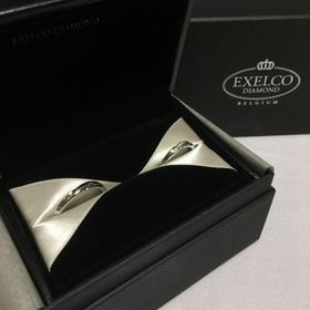 【エクセルコダイヤモンド(EXELCO DIAMOND)の口コミ】 婚約指輪もエクセルコダイヤモンドで購入させてもらったので、重ね付けを…
