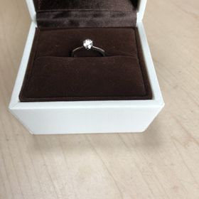 【アイプリモ(I-PRIMO)の口コミ】 シンプルな婚約指輪を探していて、アイプリモさんのシリウスが一番しっく…