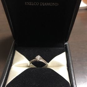 【エクセルコダイヤモンド(EXELCO DIAMOND)の口コミ】 結婚指輪とセットで着けたい彼女の希望に合ったデザインだったのでこれに…