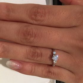 【MIKIMOTO(ミキモト)】の口コミ ダイヤが３つ並んでるいる
婚約指輪を探していたので
探していたものがあ...