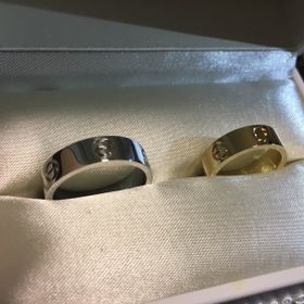 【カルティエ(Cartier)の口コミ】 ずっと昔から憧れのブランドで芸能人の方も結婚指輪にしている方がたくさ…