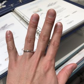 【銀座ダイヤモンドシライシの口コミ】 ストレート、オーバルでプラチナ、かつ装飾のないシンプルでオーソドック…