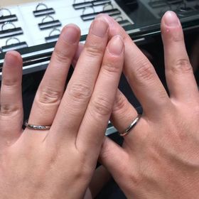 【ラザール ダイヤモンド(LAZARE DIAMOND)の口コミ】 日常でもずっと付けておけるデザインで、何年も長く付けたいと思えた。
細…