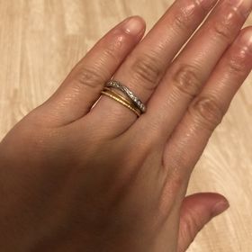 【ラザール ダイヤモンド(LAZARE DIAMOND)の口コミ】 結婚記念日が海の日で夫婦ともに海が好きなので、さざ波をイメージして作…