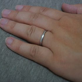 【LUCIE(ルシエ)の口コミ】 仕事上、シンプルな目立たない指輪が良かったため、デザインを気に入り、…