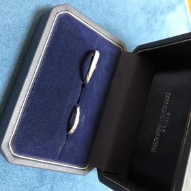 【銀座ダイヤモンドシライシの口コミ】 シンプルなデザインが普段使いにも向いているし、ダイヤモンドの入り方が…