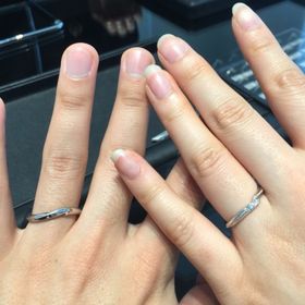 【エクセルコダイヤモンド(EXELCO DIAMOND)の口コミ】 女性の指輪は各ブランドで似た指輪がありますが、その中でも男性の指輪に…