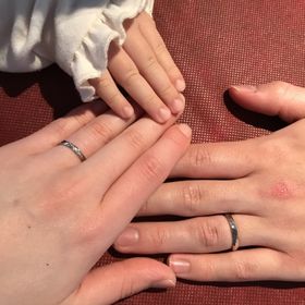 【アイプリモ(I-PRIMO)の口コミ】 斜めのカッティングがリング全周に入っていて、シンプルだけどペアリング…