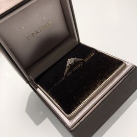 【アイプリモ(I-PRIMO)の口コミ】 ダイヤの土台の部分が横から見るとハート型になっています！とっても可愛…