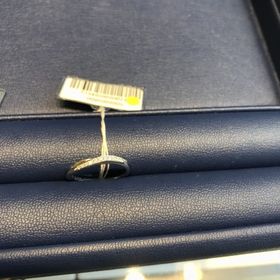 【銀座ダイヤモンドシライシの口コミ】 まずはデザインの良さ。ウェーブの指輪を探していましたが、きつくもなく…