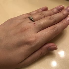 【アイプリモ(I-PRIMO)の口コミ】 いろいろな指輪を試着した中でダイヤモンドが最もはえるデザインだったか…