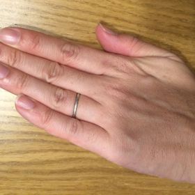 【ete(エテ)の口コミ】 男性でも付けていて違和感なく、ビジネスシーンでも目立たないシンプルな…