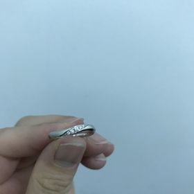 【Something Blue(サムシングブルー)の口コミ】 デザイン重視です。
ウェーブの形の指輪が欲しくて色んなブランドのものを…