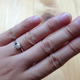 【ラザール ダイヤモンド(LAZARE DIAMOND)の口コミ】 形が気に行ったこともあるのですが、お店の方の話術に引きこまれてしまい…