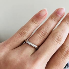 【エクセルコダイヤモンド(EXELCO DIAMOND)の口コミ】 多くのハイブランド店舗に行って比較検討しました。1番は指にはめた時にし…