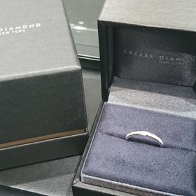 【ラザール ダイヤモンド(LAZARE DIAMOND)の口コミ】 1本目を不注意でなくしてしまい、2本目の結婚指輪を探していました。1本目…