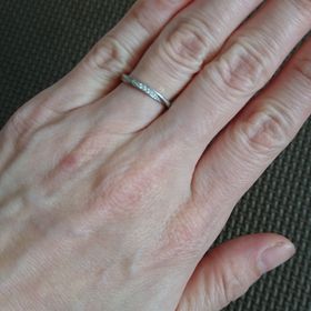 【俄(にわか)の口コミ】 少し珍しいデザインがいいなと思っていたので、ストレートではないデザイ…