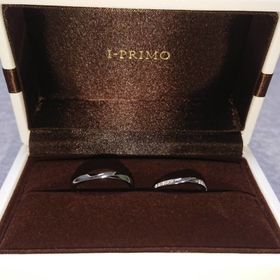 【アイプリモ(I-PRIMO)の口コミ】 お互いにいろいろな指輪を試着させてもらい、ベースのデザインとして、は…