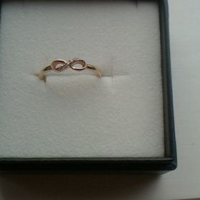 【ヴァンドーム青山(VENDOME AOYAMA)の口コミ】 ピーチゴールドがかわいいし、デザインも素敵。K１０ということで値段もそ…