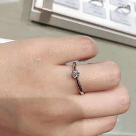 【アイプリモ(I-PRIMO)の口コミ】 シンプルで重ね付けやどの服にでも合うし、ダイヤも程よい大きさなので嫌…