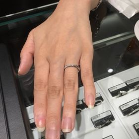 【ラザール ダイヤモンド(LAZARE DIAMOND)の口コミ】 なんといってもダイヤの質が素晴らしくとても輝いていて、見ているだけで…