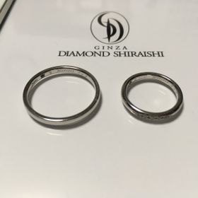 【銀座ダイヤモンドシライシの口コミ】 デザインと価格帯で決めました。
ダイアモンドシライシさんはデザインが豊…