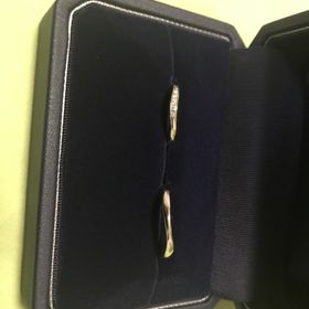 【銀座ダイヤモンドシライシの口コミ】 色々なブランドを見て回りましたが、V字のデザインを気に入り、探しており…