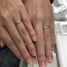 【festaria bijou SOPHIA(フェスタリア ビジュソフィア)の口コミ】 全体的につや消し加工がされていて、つや消しの部分はざらざらとした印象…