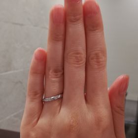 【アイプリモ(I-PRIMO)の口コミ】 均等に斜めのラインが並んでいて、このようなデザインを求めていた私にと…