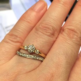 【シャネル(CHANEL)の口コミ】 当初はウェーブデザインの結婚指輪は考えていなかったのですが、この、リ…