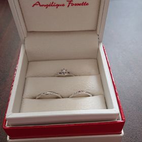 【アンジェリックフォセッテ(Angelique Fossette)の口コミ】 やはり、価格だと思います。お互い仕事から指輪がつけれないので、形だけ…